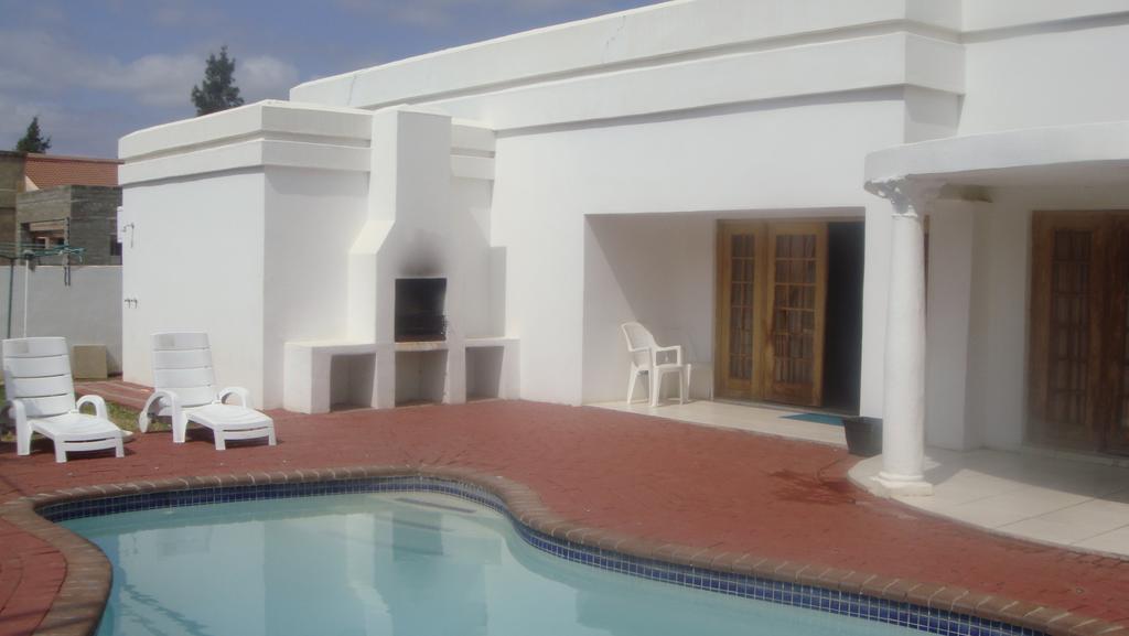 Maison Calme Gaborone Exterior photo