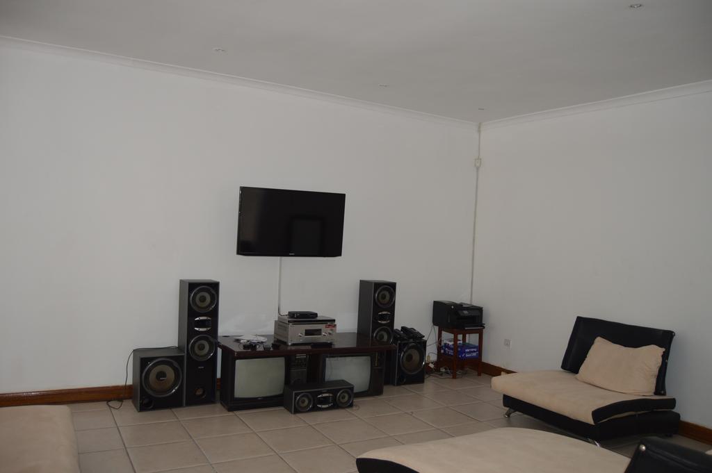 Maison Calme Gaborone Exterior photo